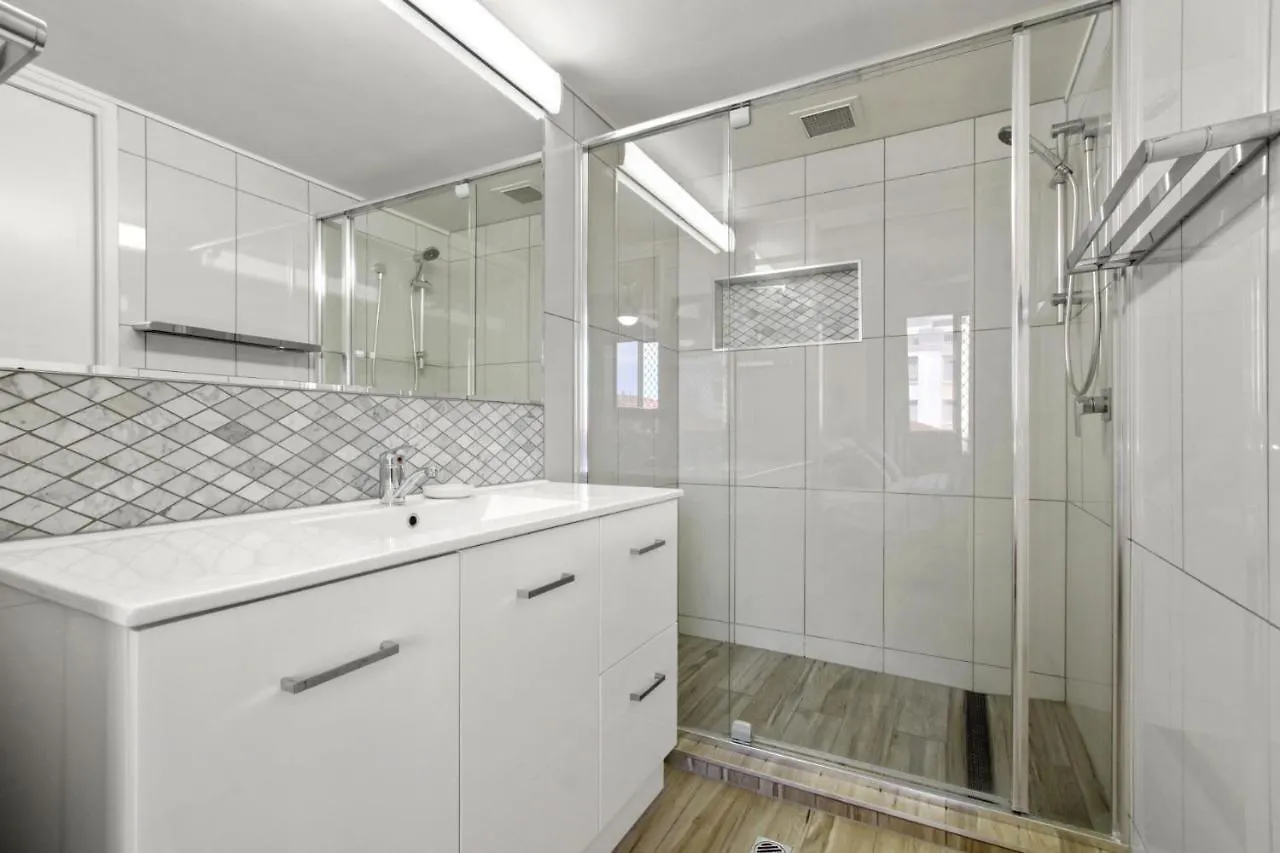Cheltenham Apartments Unit 7 40 King St Caloundra